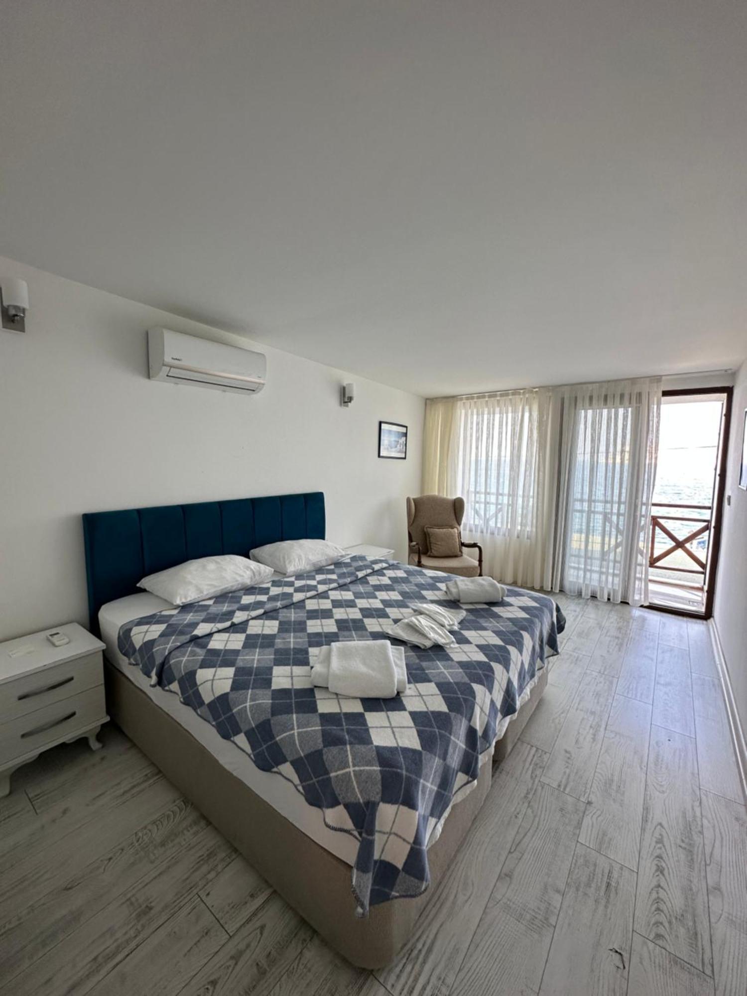 Giritli Rum Meyhanesi & Butik Otel Karaburun  Kültér fotó